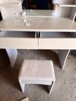 Elegant Vanity Table - Image 3